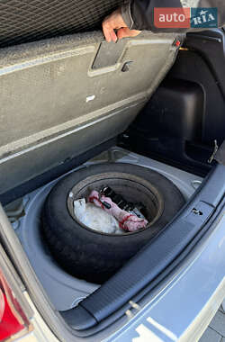 Хетчбек Volkswagen Golf Plus 2009 в 