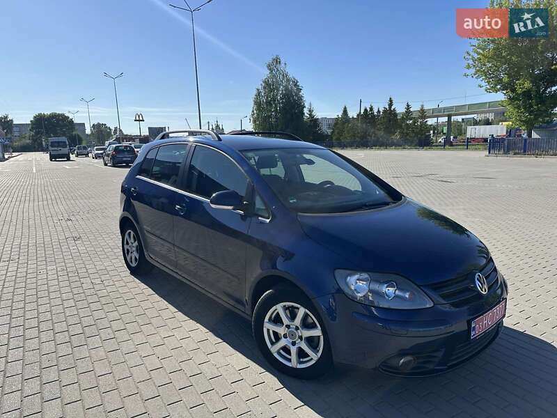 Хэтчбек Volkswagen Golf Plus 2008 в 