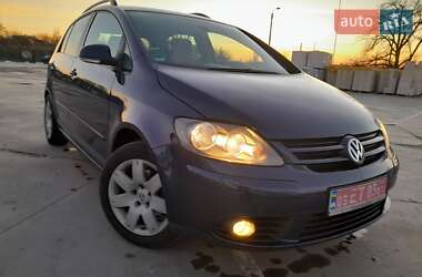 Хетчбек Volkswagen Golf Plus 2009 в 