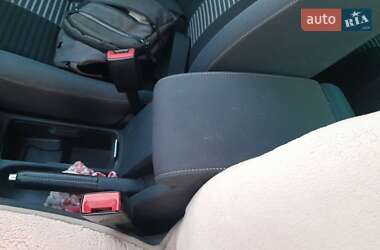 Хетчбек Volkswagen Golf Plus 2009 в 