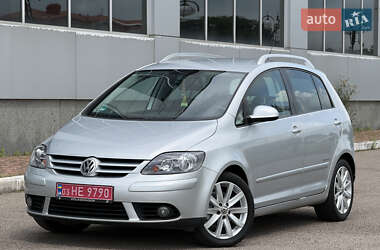 Хэтчбек Volkswagen Golf Plus 2009 в 