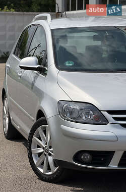 Хэтчбек Volkswagen Golf Plus 2009 в 