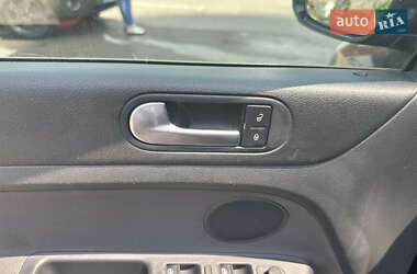 Хэтчбек Volkswagen Golf Plus 2009 в 