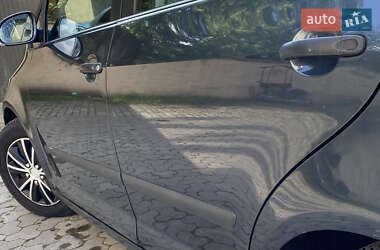 Хэтчбек Volkswagen Golf Plus 2005 в 