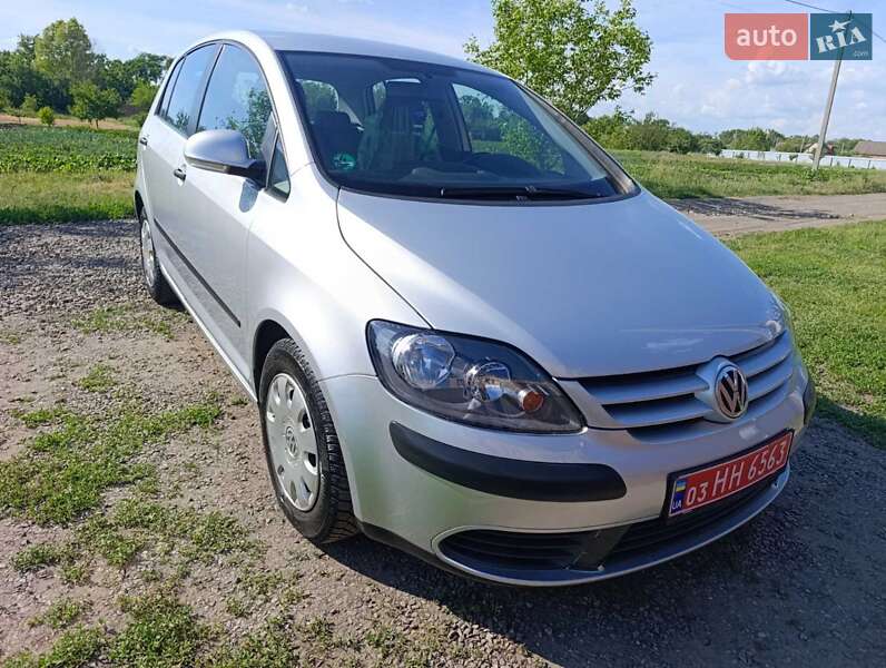Хэтчбек Volkswagen Golf Plus 2005 в 