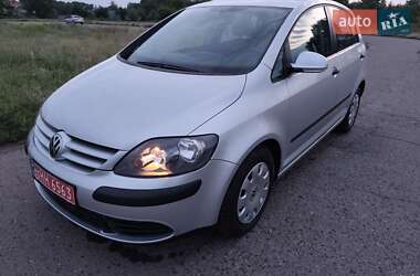Хэтчбек Volkswagen Golf Plus 2005 в 