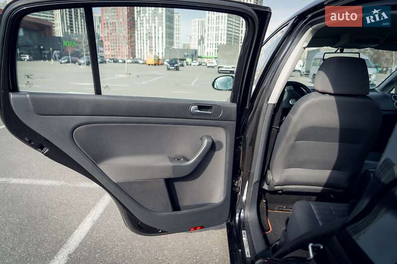 Хэтчбек Volkswagen Golf Plus 2006 в Киеве