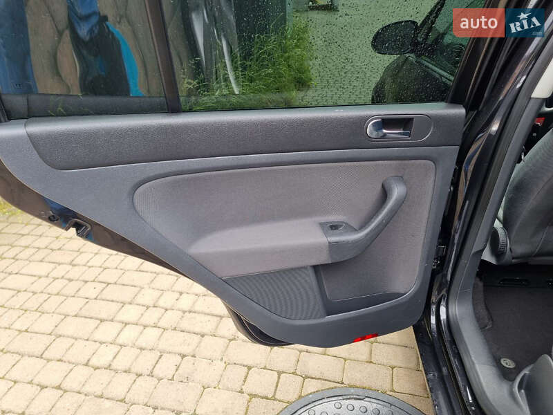 Хэтчбек Volkswagen Golf Plus 2005 в Львове