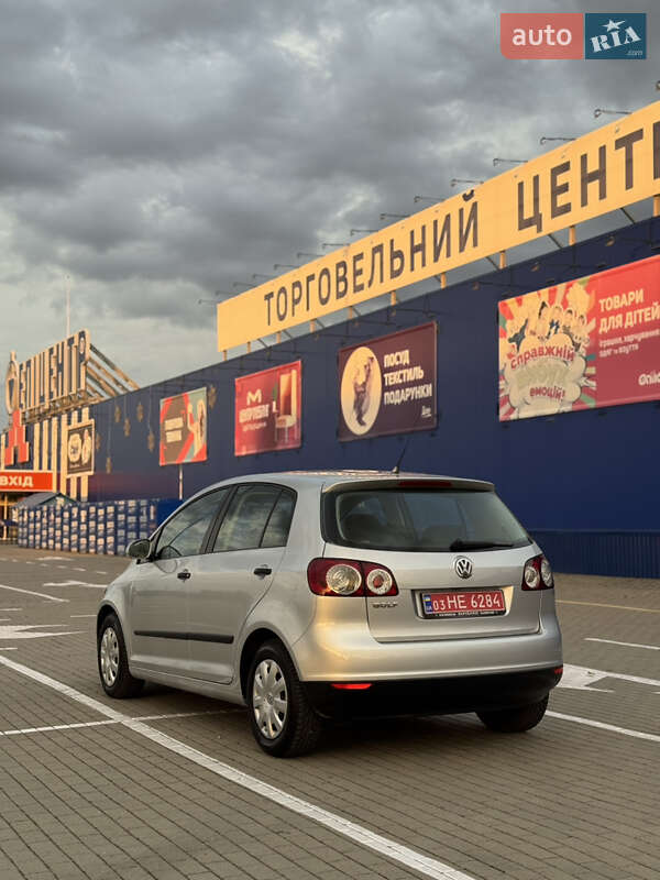 Хетчбек Volkswagen Golf Plus 2005 в Нововолинську