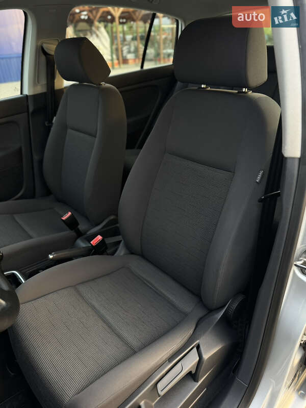 Хетчбек Volkswagen Golf Plus 2005 в Нововолинську