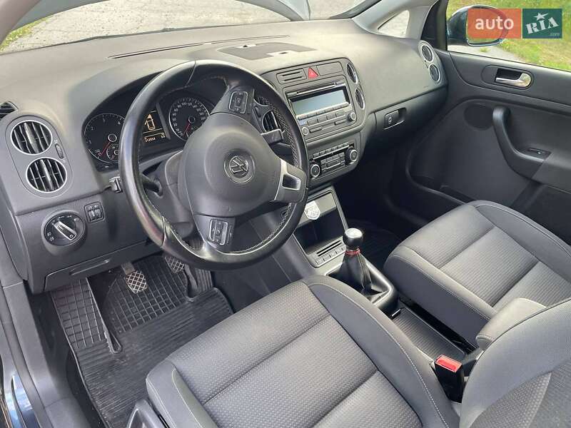 Хетчбек Volkswagen Golf Plus 2010 в Чорнобаї