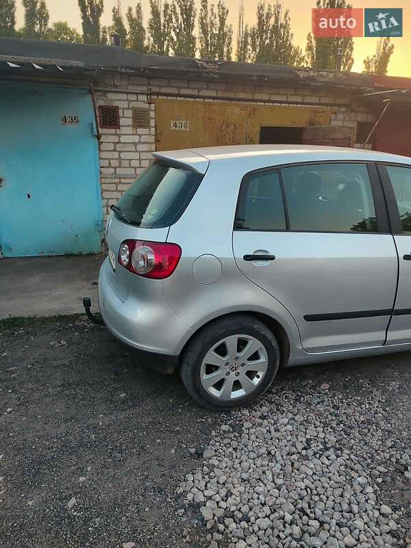 Хетчбек Volkswagen Golf Plus 2005 в Дніпрі