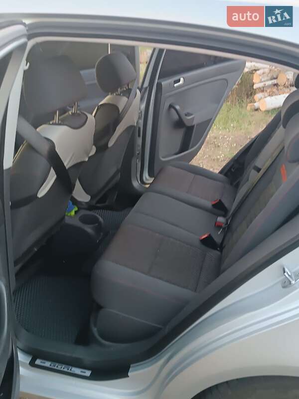 Хэтчбек Volkswagen Golf Plus 2006 в Чернигове