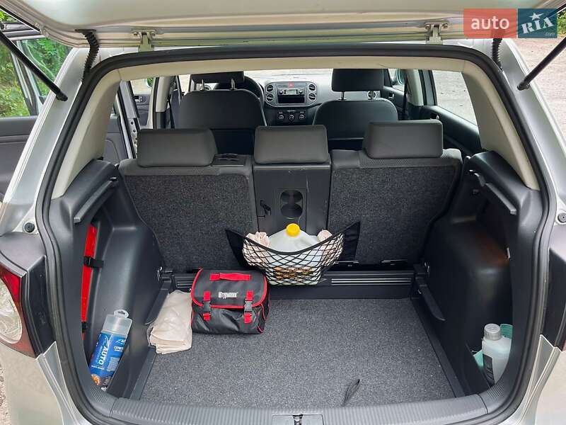 Хетчбек Volkswagen Golf Plus 2005 в Краснограді