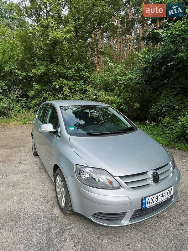 Хетчбек Volkswagen Golf Plus 2005 в Краснограді