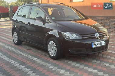 Хэтчбек Volkswagen Golf Plus 2009 в Остроге