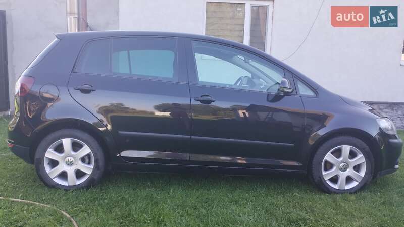 Хэтчбек Volkswagen Golf Plus 2006 в Олевске