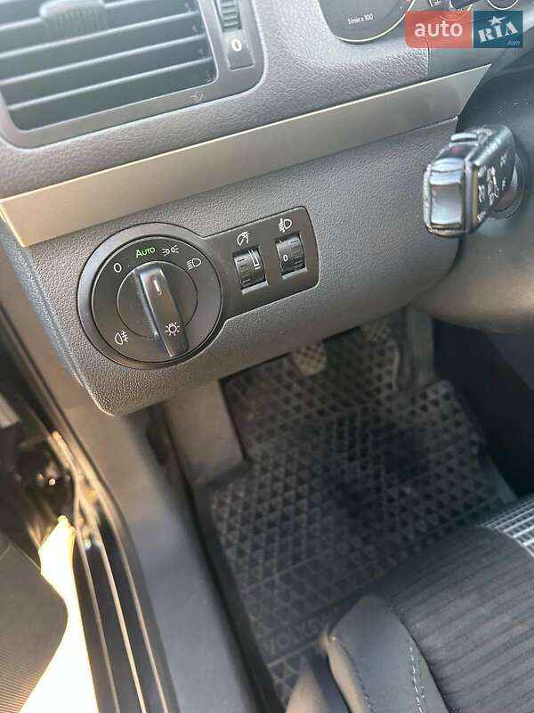 Хетчбек Volkswagen Golf Plus 2007 в Сарнах