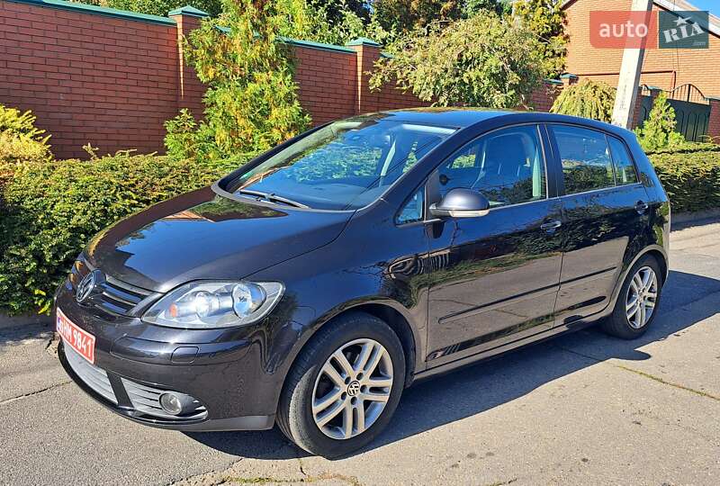 Хэтчбек Volkswagen Golf Plus 2008 в 