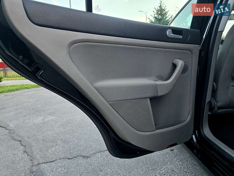 Хэтчбек Volkswagen Golf Plus 2010 в Полтаве фото 73 Хэтчбек Volkswagen Golf Plus 2010 в Полтаве