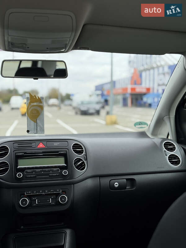 Хэтчбек Volkswagen Golf Plus 2009 в Нововолынске