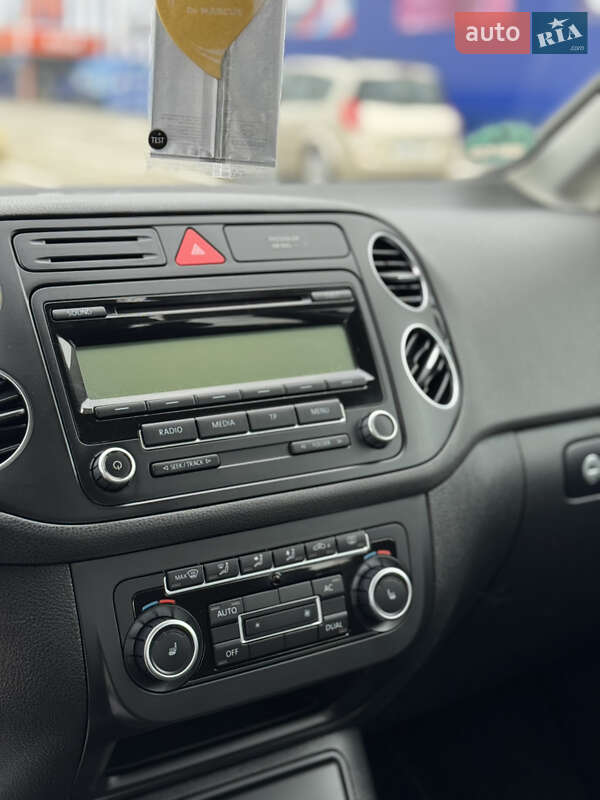 Хэтчбек Volkswagen Golf Plus 2009 в Нововолынске