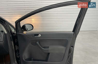 Хэтчбек Volkswagen Golf Plus 2011 в 