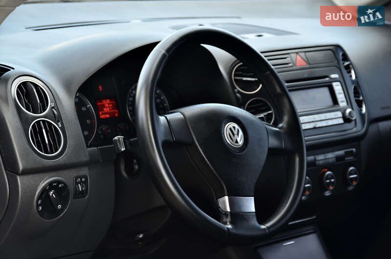 Хетчбек Volkswagen Golf Plus 2009 в Дніпрі