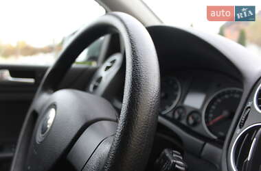 Хетчбек Volkswagen Golf Plus 2008 в  фото 101 Хетчбек Volkswagen Golf Plus 2008 в