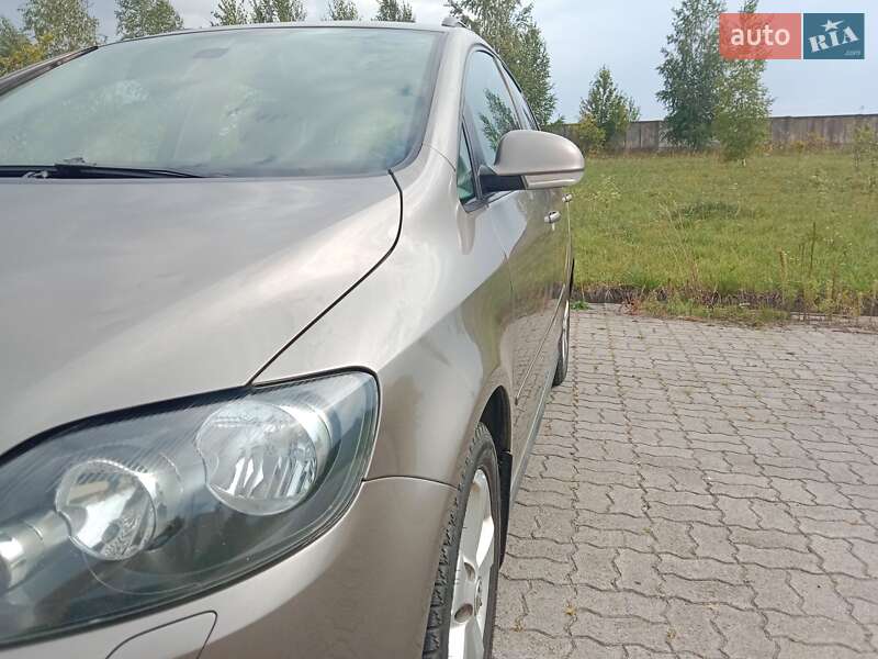 Хэтчбек Volkswagen Golf Plus 2012 в Нововолынске фото 2 Хэтчбек Volkswagen Golf Plus 2012 в Нововолынске