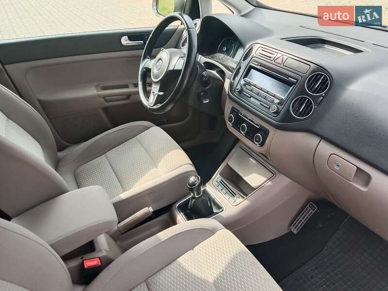 Хэтчбек Volkswagen Golf Plus 2012 в Нововолынске фото 21 Хэтчбек Volkswagen Golf Plus 2012 в Нововолынске