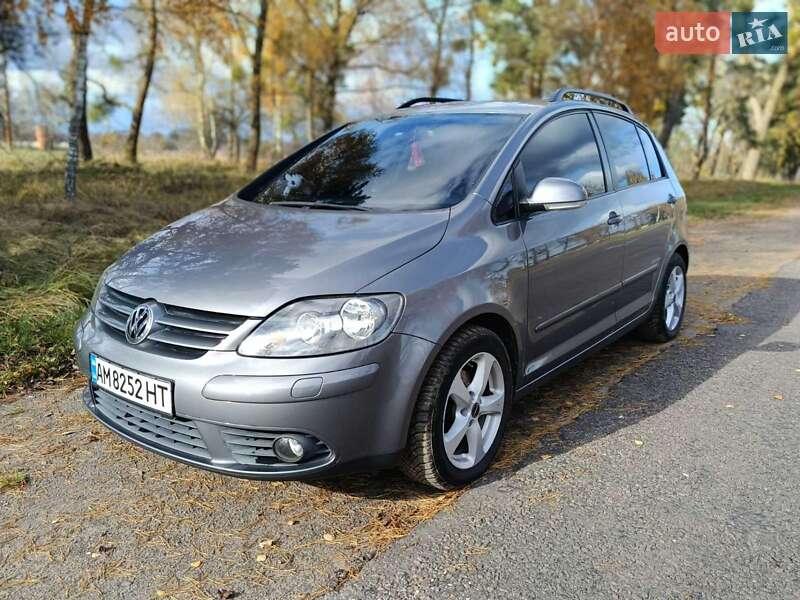 Хэтчбек Volkswagen Golf Plus 2008 в 