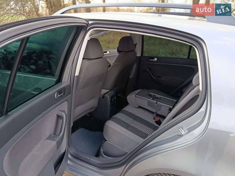 Хэтчбек Volkswagen Golf Plus 2008 в Коростене