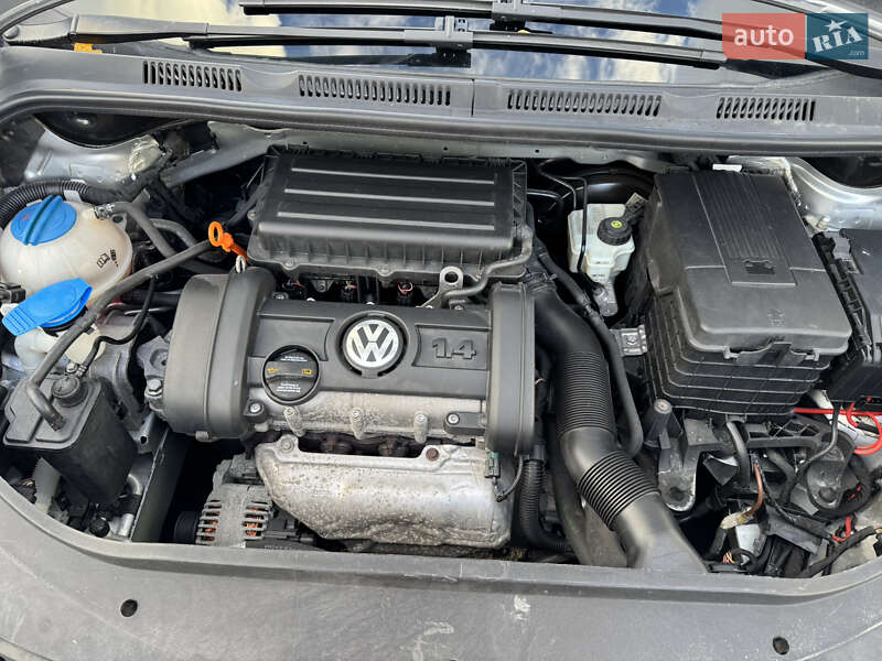 Хэтчбек Volkswagen Golf Plus 2008 в Нововолынске