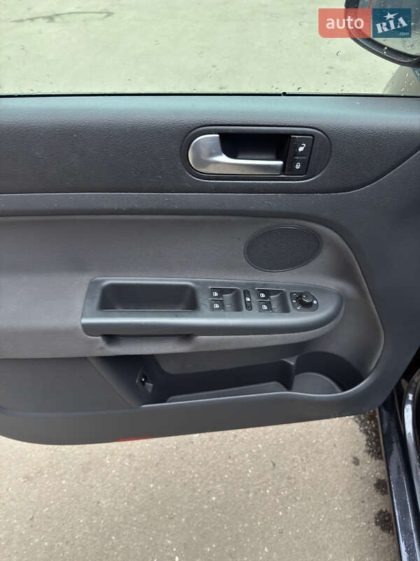 Хэтчбек Volkswagen Golf Plus 2007 в Ахтырке