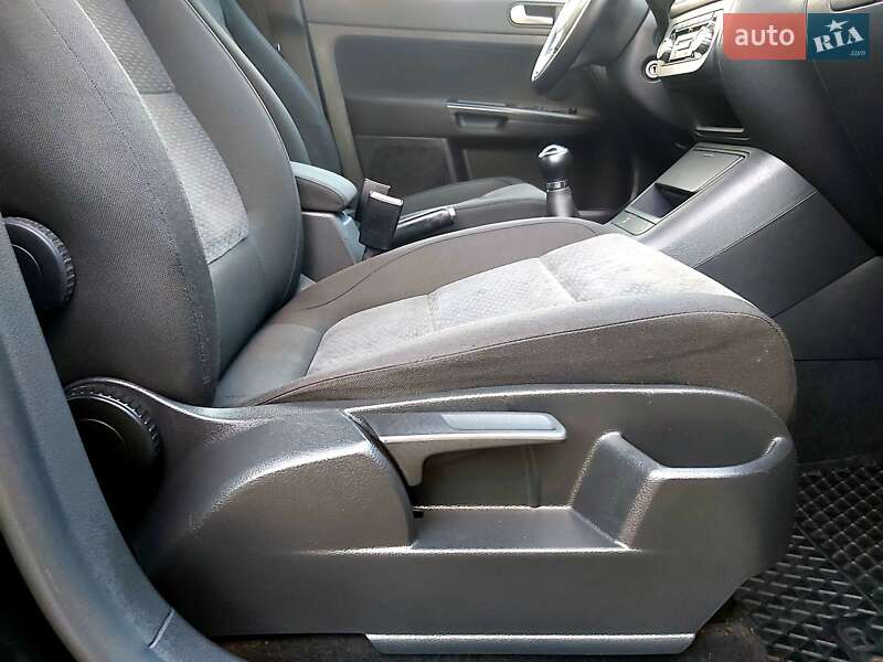 Хэтчбек Volkswagen Golf Plus 2010 в Калуше фото 16 Хэтчбек Volkswagen Golf Plus 2010 в Калуше