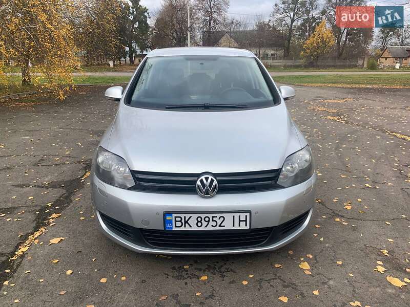 Хэтчбек Volkswagen Golf Plus 2011 в Ровно