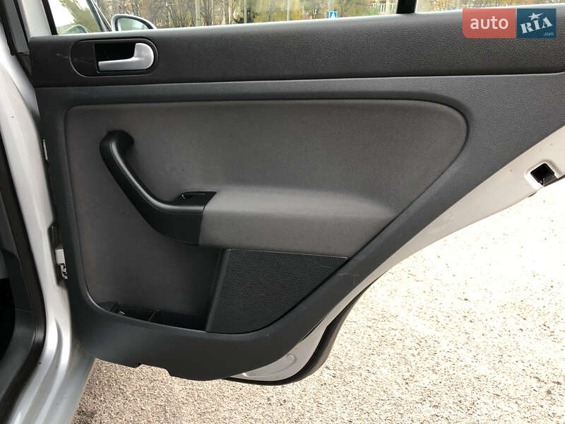 Хэтчбек Volkswagen Golf Plus 2006 в Ровно