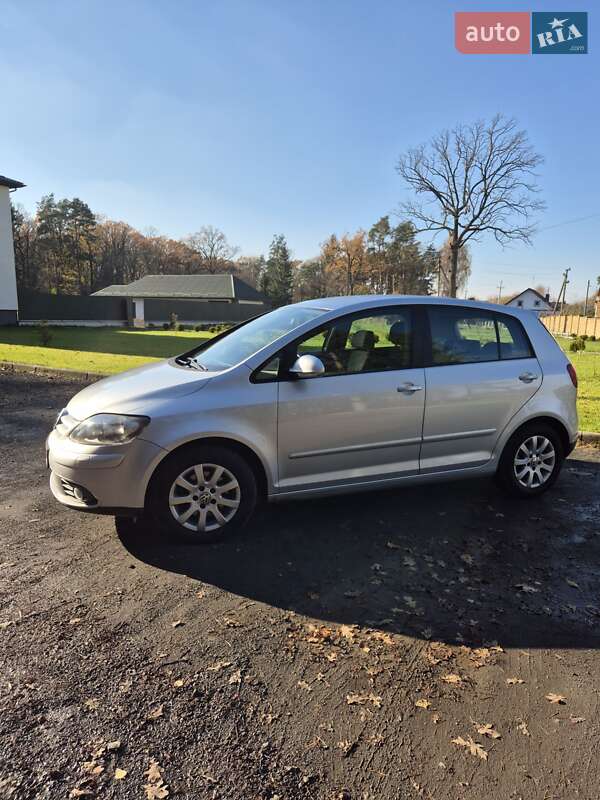 Хэтчбек Volkswagen Golf Plus 2005 в Киверцах
