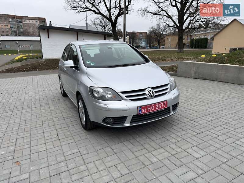 Хэтчбек Volkswagen Golf Plus 2008 в Смеле