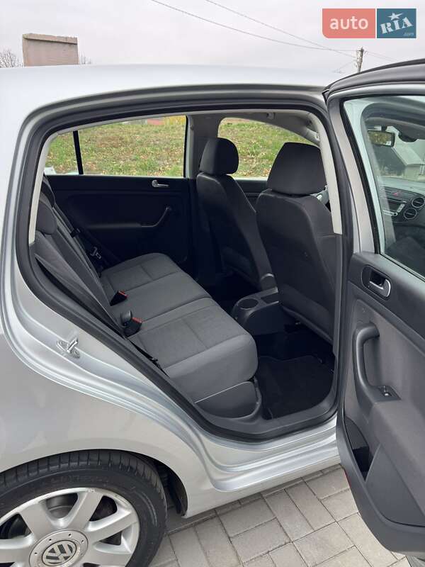 Хэтчбек Volkswagen Golf Plus 2008 в Смеле