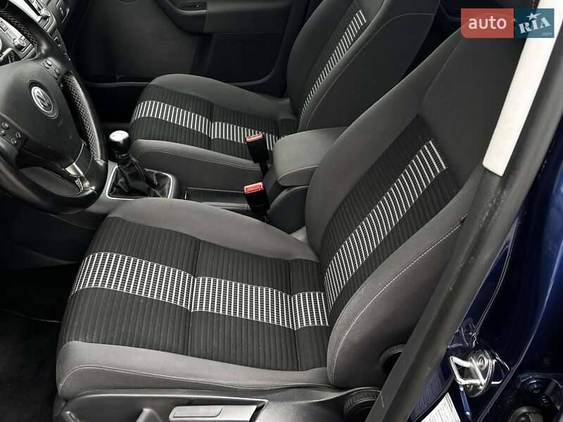 Хэтчбек Volkswagen Golf Plus 2009 в Красилове