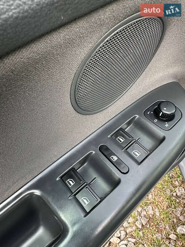 Хетчбек Volkswagen Golf Plus 2007 в Чернівцях фото 12 Хетчбек Volkswagen Golf Plus 2007 в Чернівцях