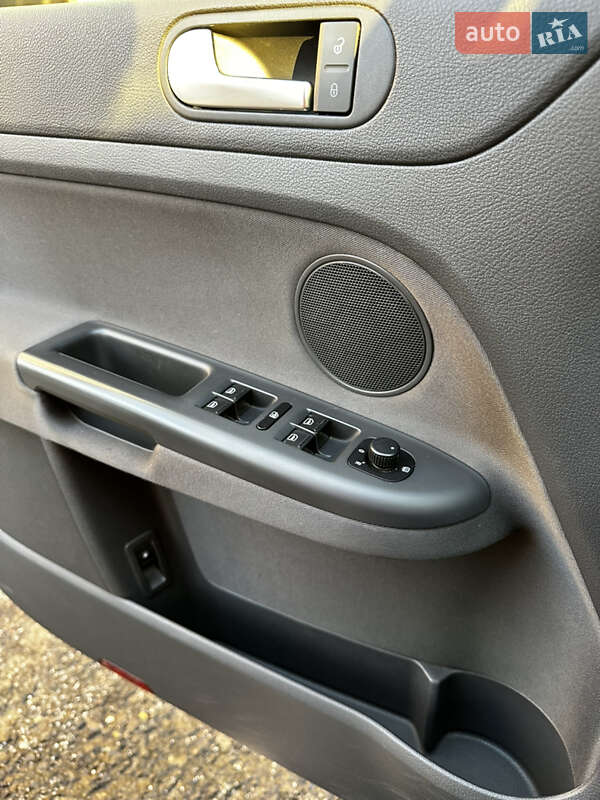 Хэтчбек Volkswagen Golf Plus 2006 в Сваляве