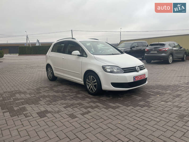 Хэтчбек Volkswagen Golf Plus 2010 в Виноградове