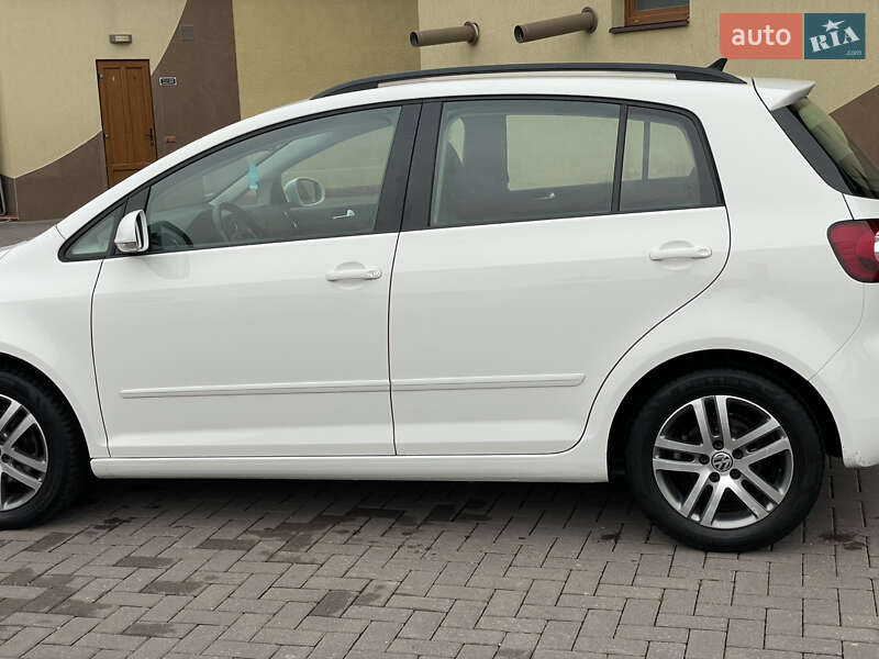 Хэтчбек Volkswagen Golf Plus 2010 в Виноградове