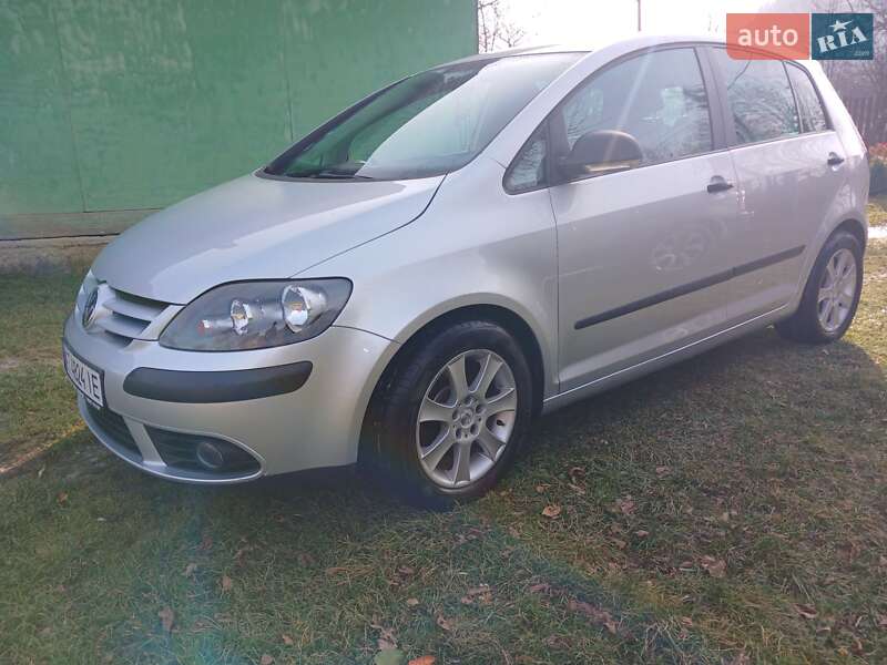 Хэтчбек Volkswagen Golf Plus 2008 в Надворной
