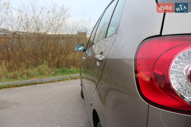 Хэтчбек Volkswagen Golf Plus 2010 в Дрогобыче