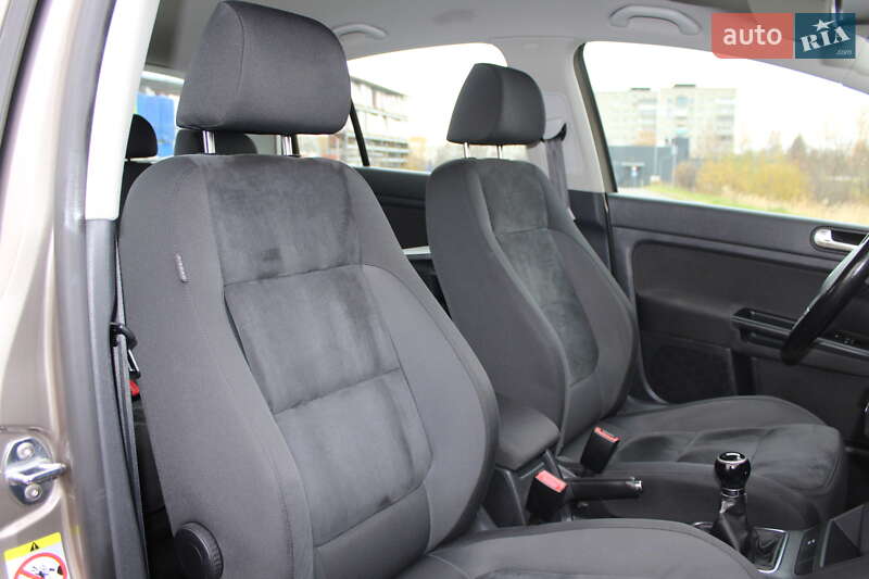 Хэтчбек Volkswagen Golf Plus 2010 в Дрогобыче