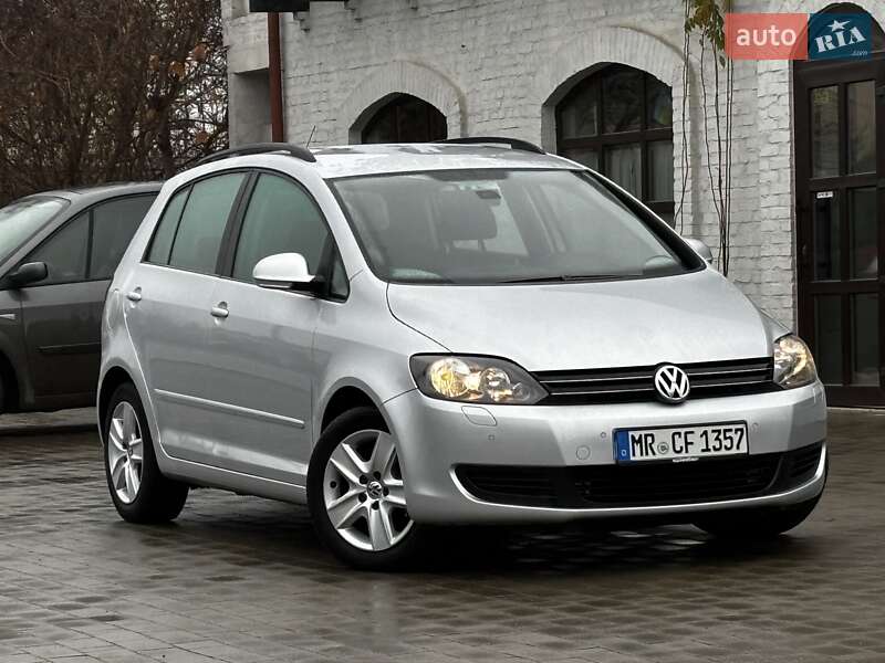 Хэтчбек Volkswagen Golf Plus 2010 в Красилове